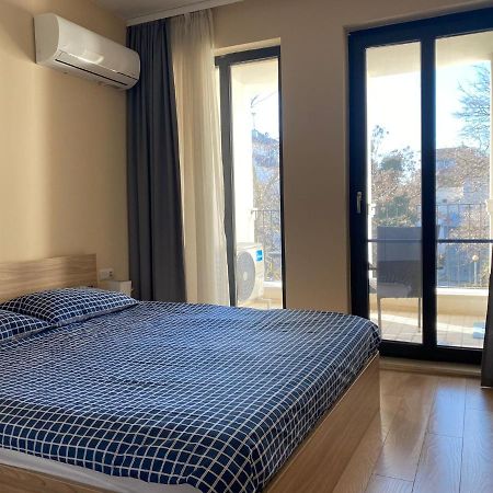 Brand New Apartment With Outdoor Swimming Pool Varna ภายนอก รูปภาพ