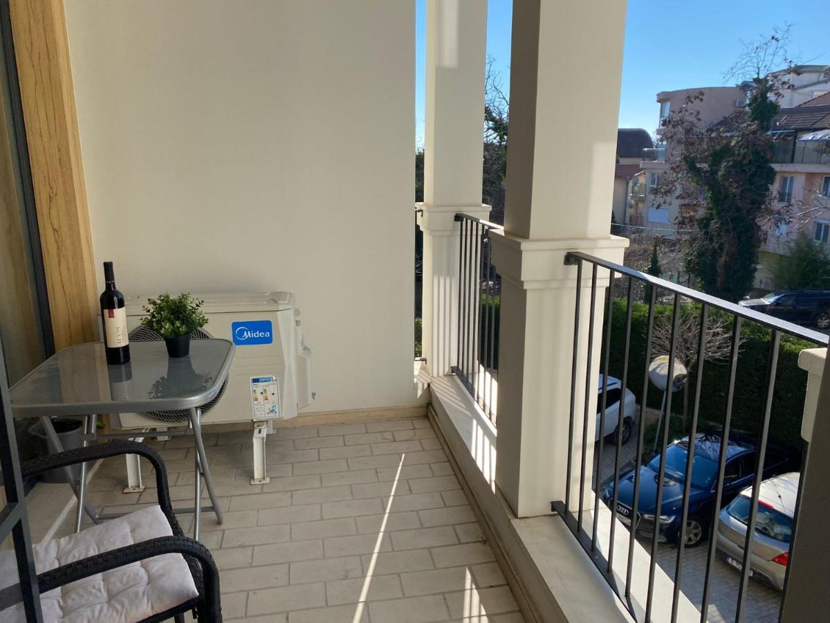 Brand New Apartment With Outdoor Swimming Pool Varna ภายนอก รูปภาพ