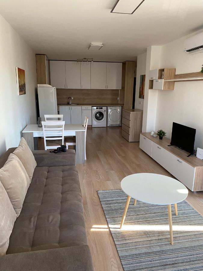 Brand New Apartment With Outdoor Swimming Pool Varna ภายนอก รูปภาพ